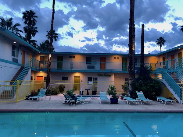 Motel con piscina a Palm Springs