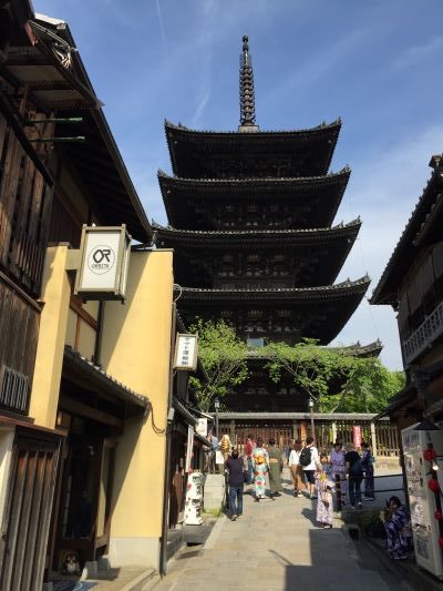 La via Sannenzaka con vista della Pagoda Yasaka