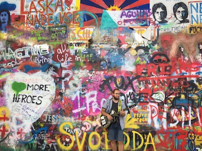 Il colorato muro di John Lennon di Praga