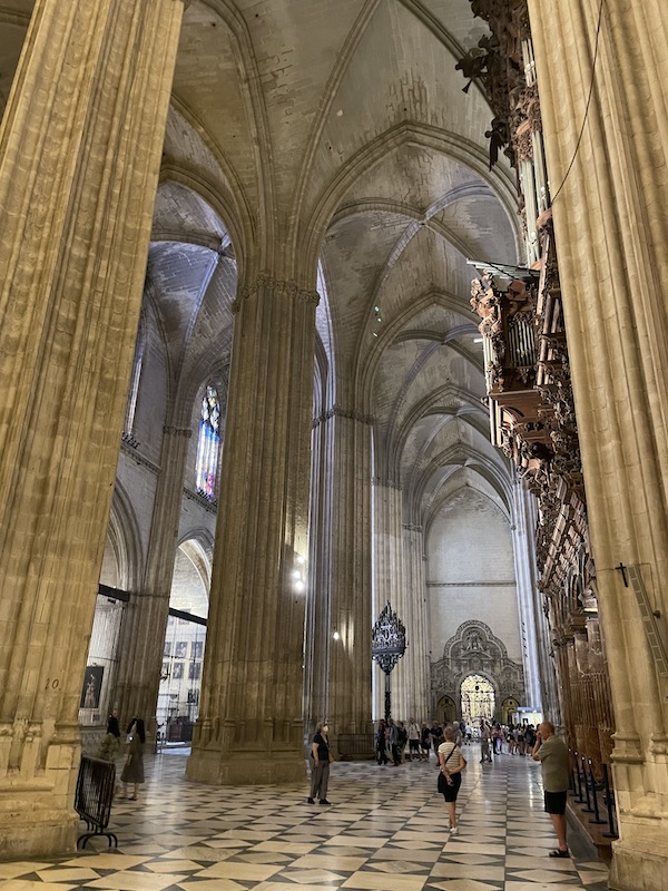 Colonne maestose della Cattedrale di Siviglia